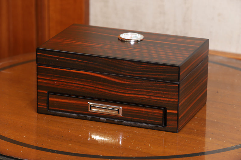 Humidor with Accessories for 10 Cigars