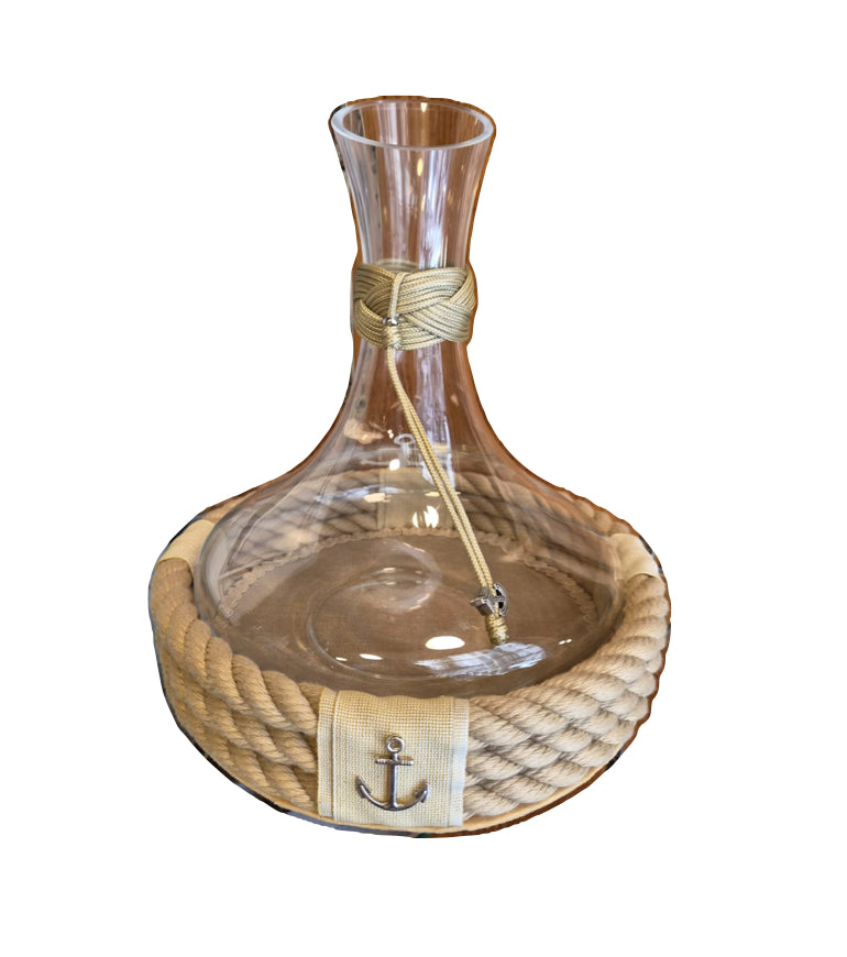 Rope-wrapped decanter