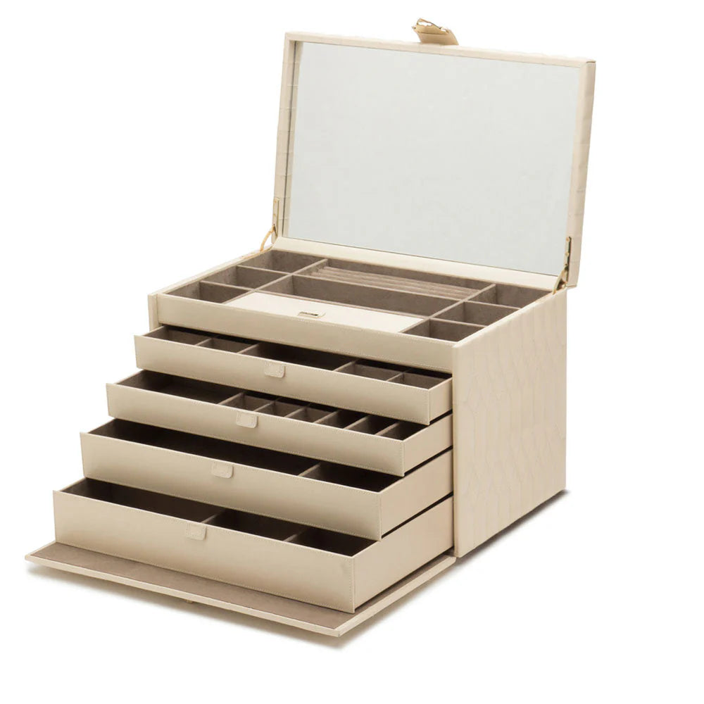 Leather jewelry box 