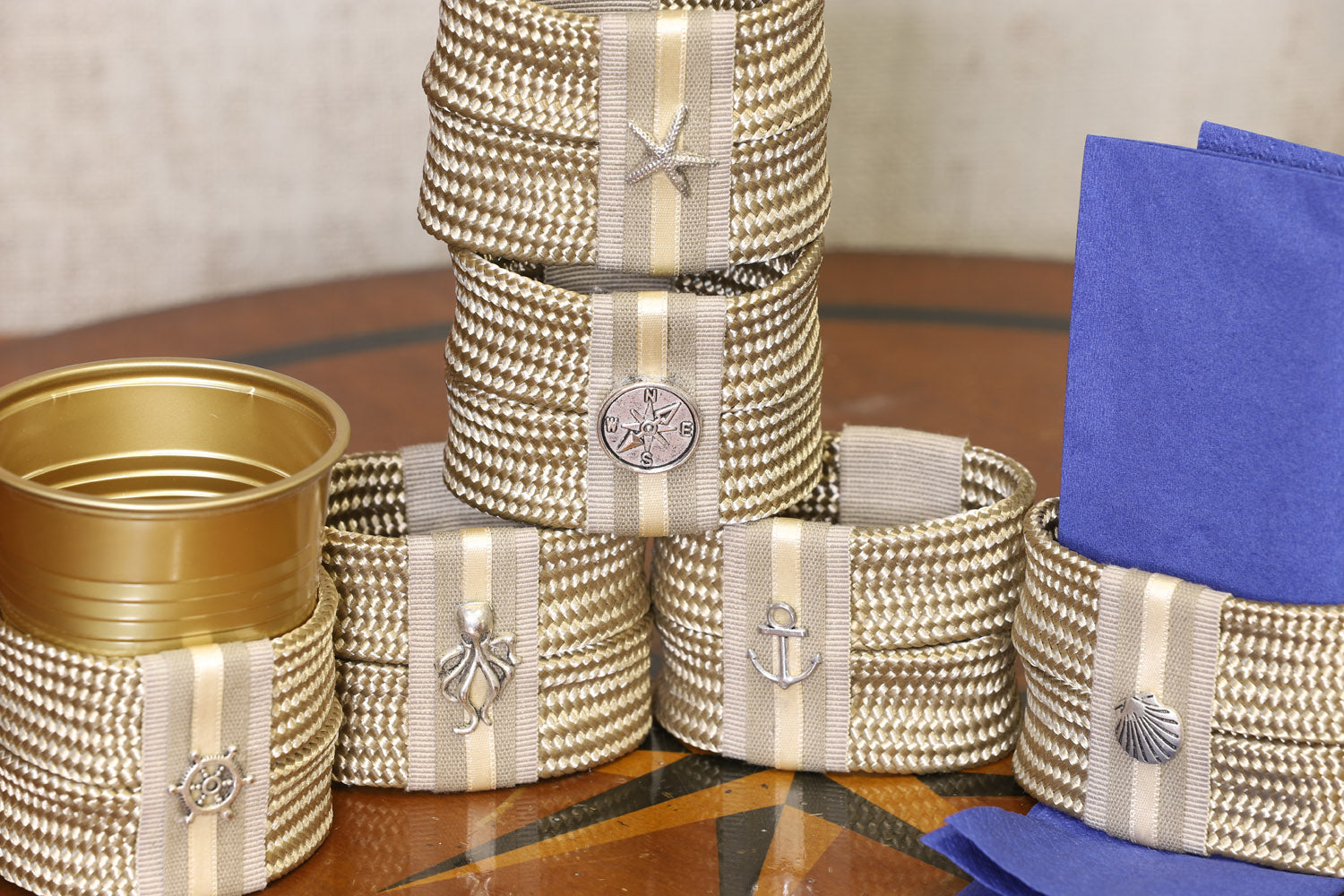 Portatovaglioli o Portabicchieri