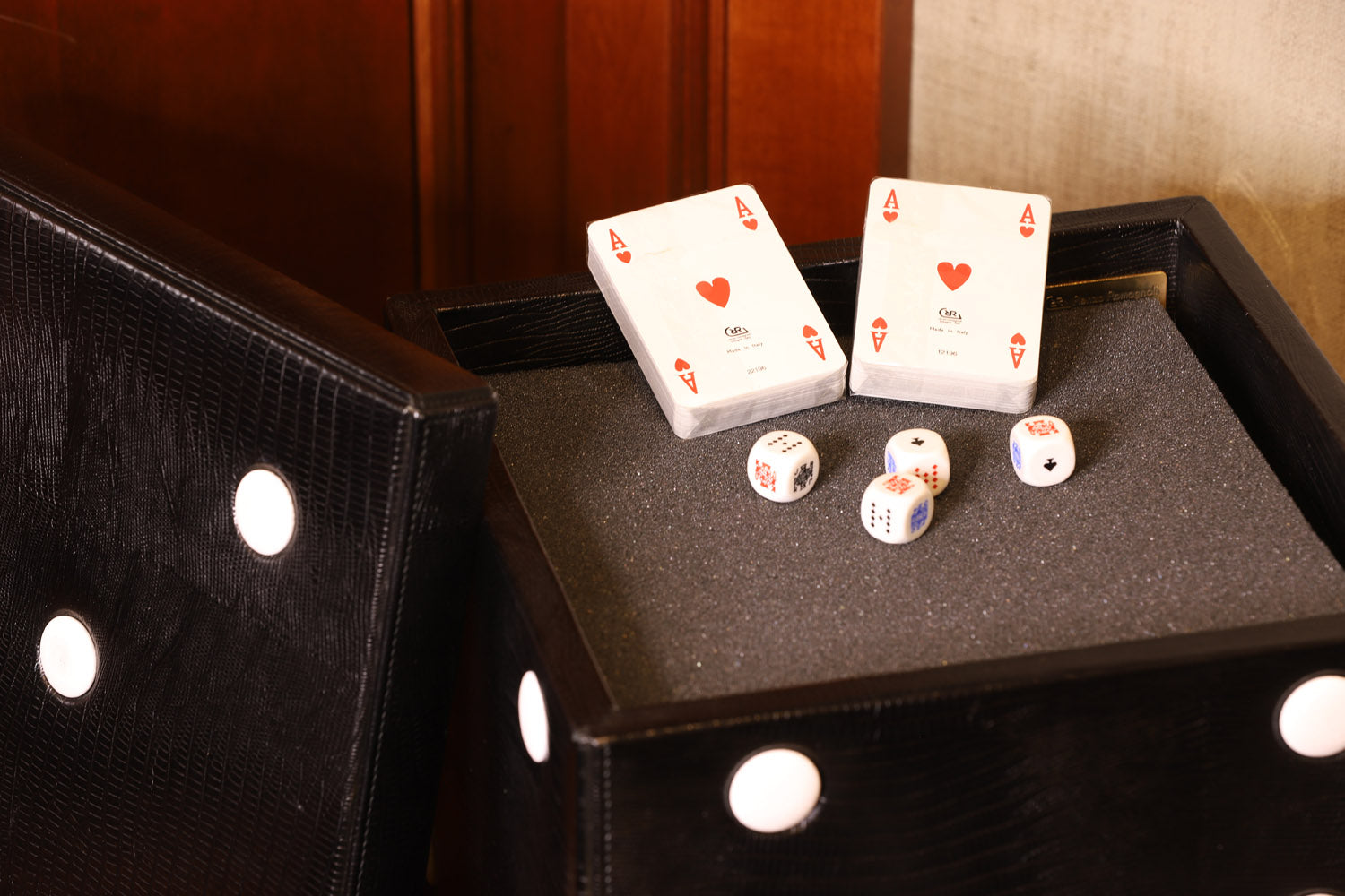 Complete hand -made leather roulette in Italy | Fishes, roulette and carpet